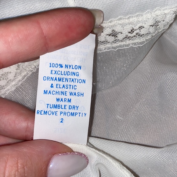 NWT~ VINTAGE 1960/1970s HER MAJESTY SLIP - Picture 6 of 8